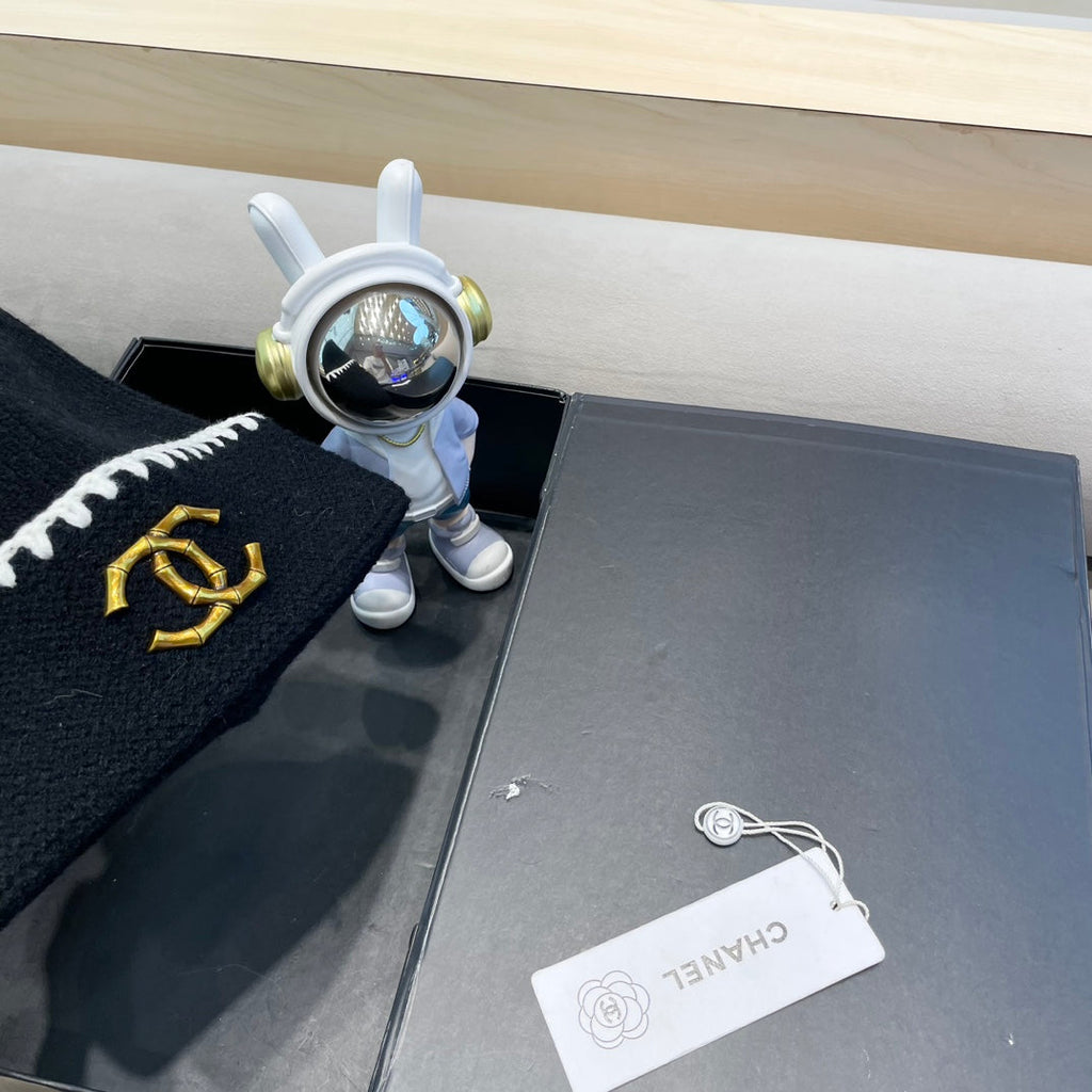 CHANEL BEANIE HAT IN BLACK WOOL 419778