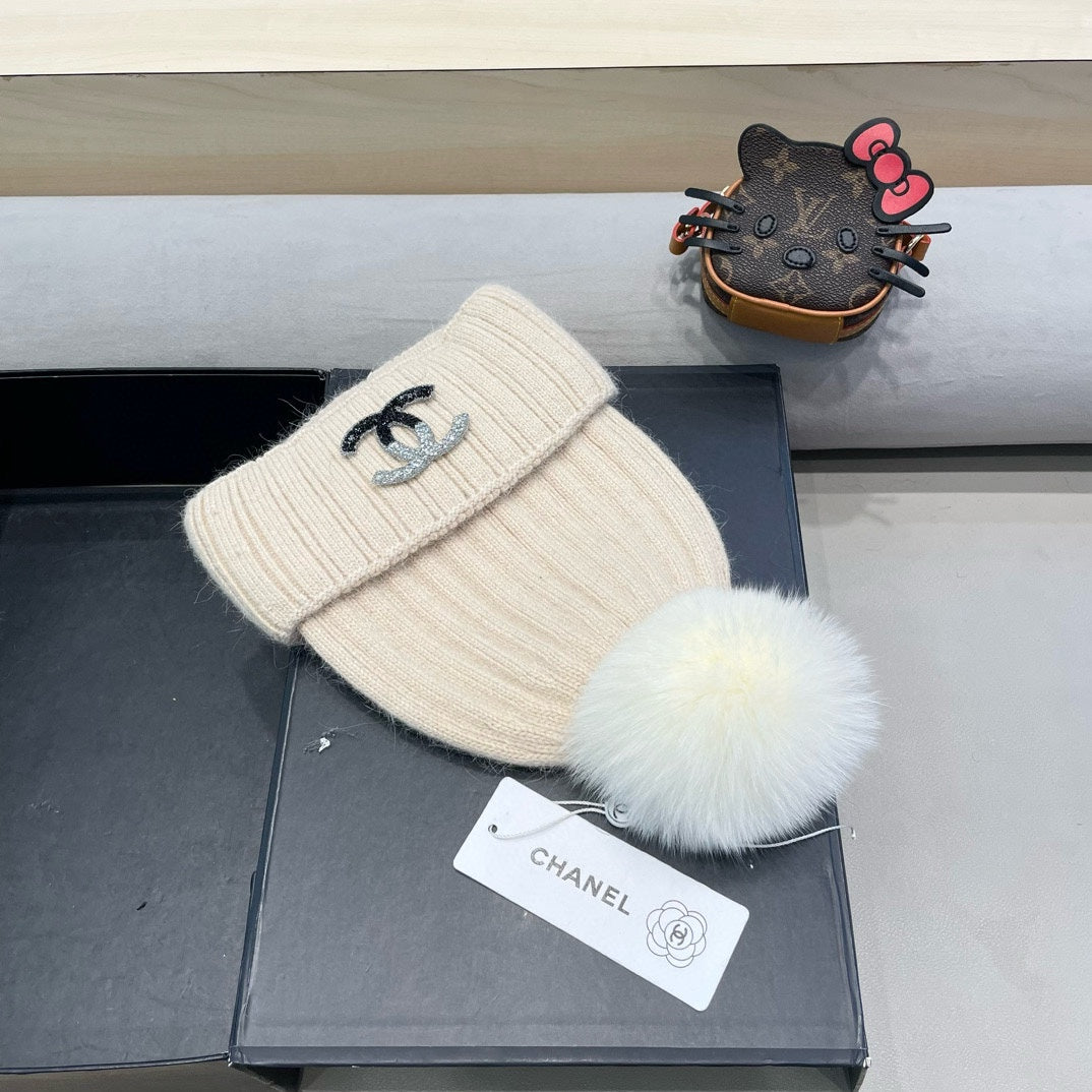 CHANEL BEANIE HAT IN BISQUE BEIGE WOOL 426236