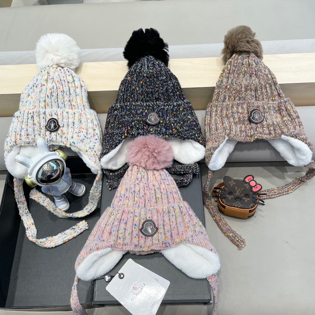 MONCLER BEANIE HAT IN LIGHT PINK WOOL LINED WITH FLEECE 436776