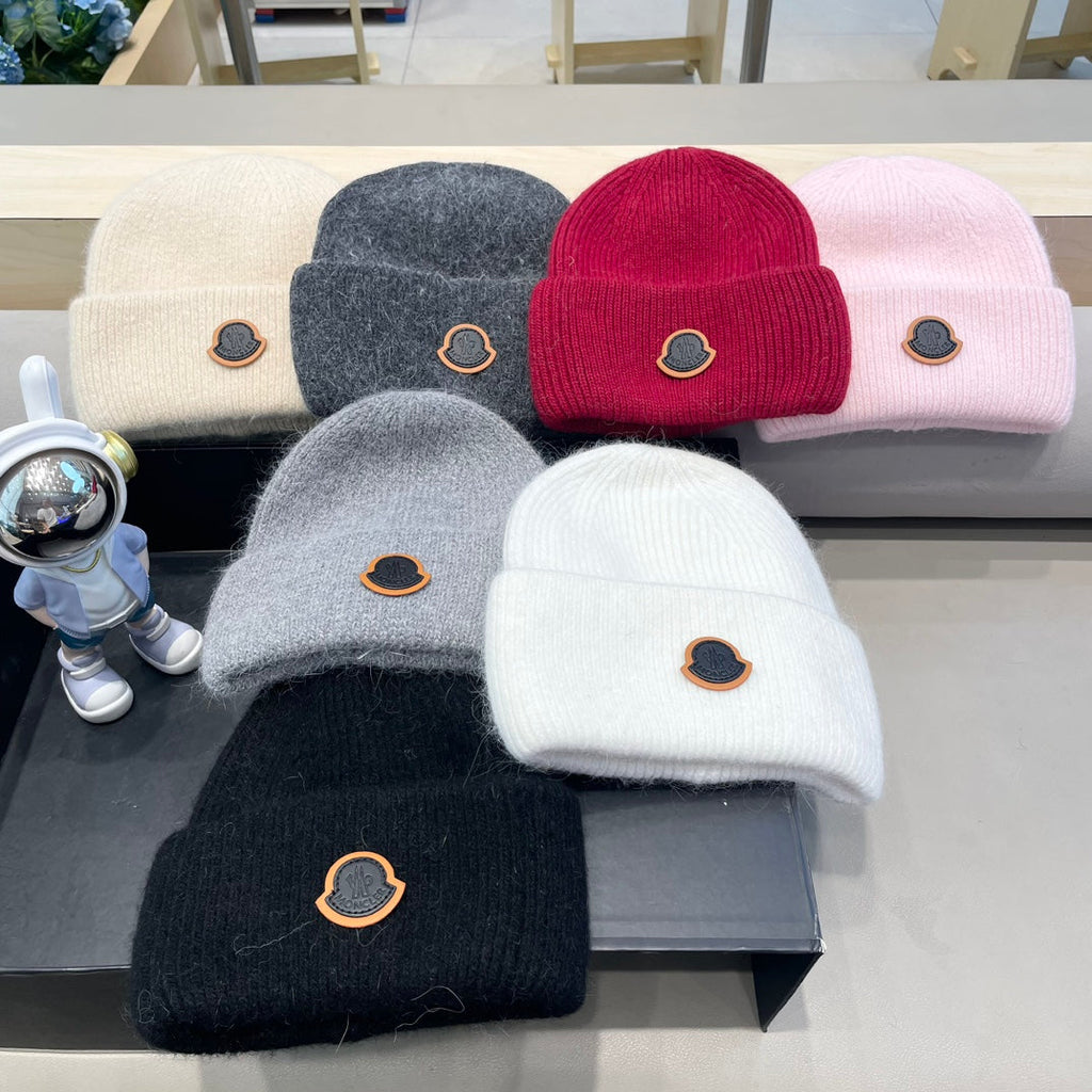MONCLER BEANIE HAT IN BISQUE BEIGE WOOL 438122