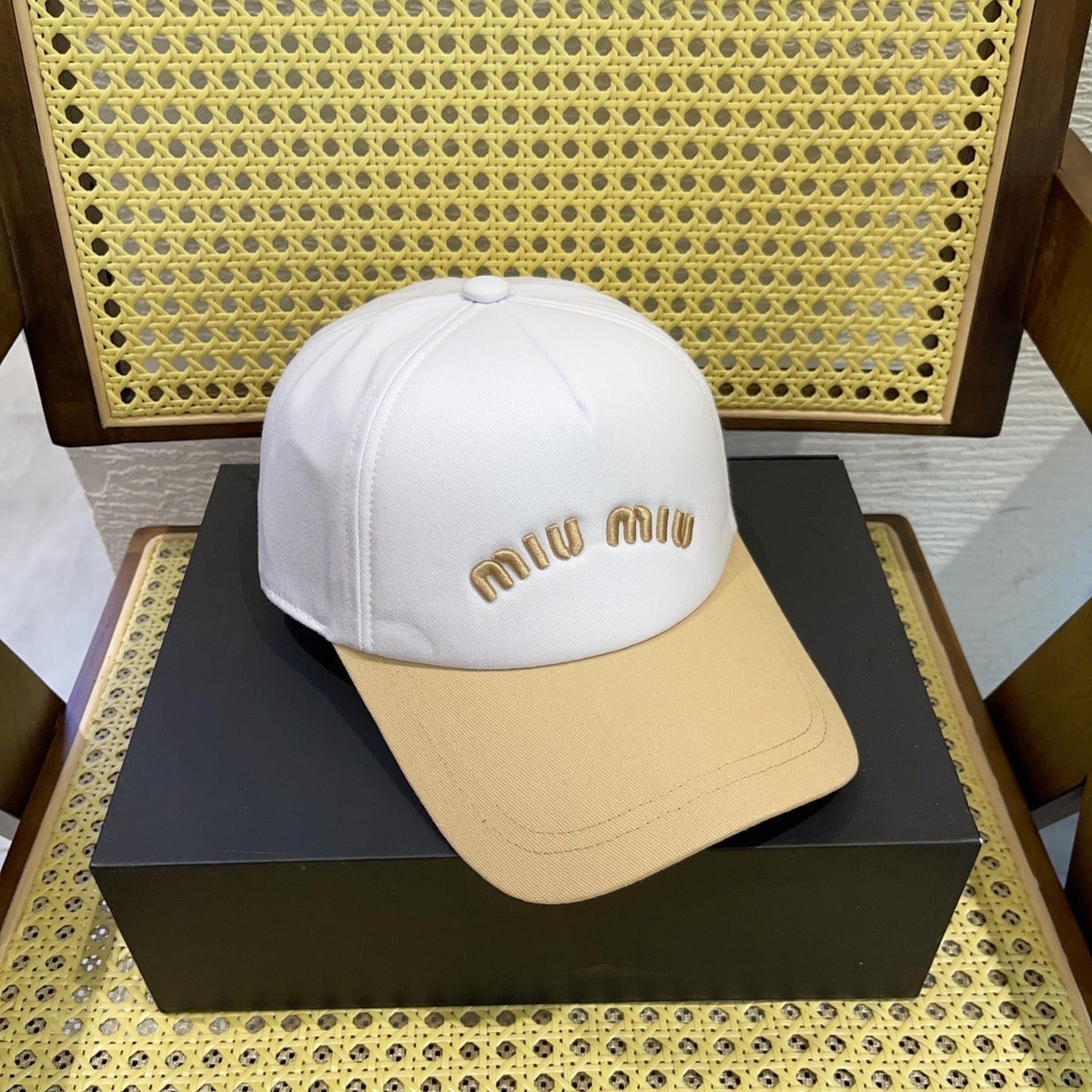 MIU MIU MM BASEBALL CAP IN WHITE MIX BEIGE FABRIC WITH LOGO EMBROIDERY