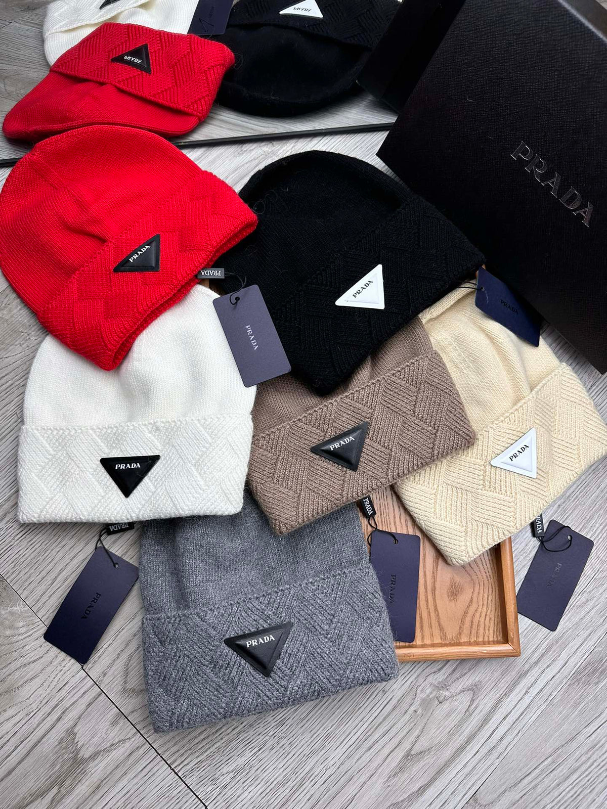 PRADA BEANIE HAT IN MEDIUM BROWN WOOL AND RABBIT FUR 436401