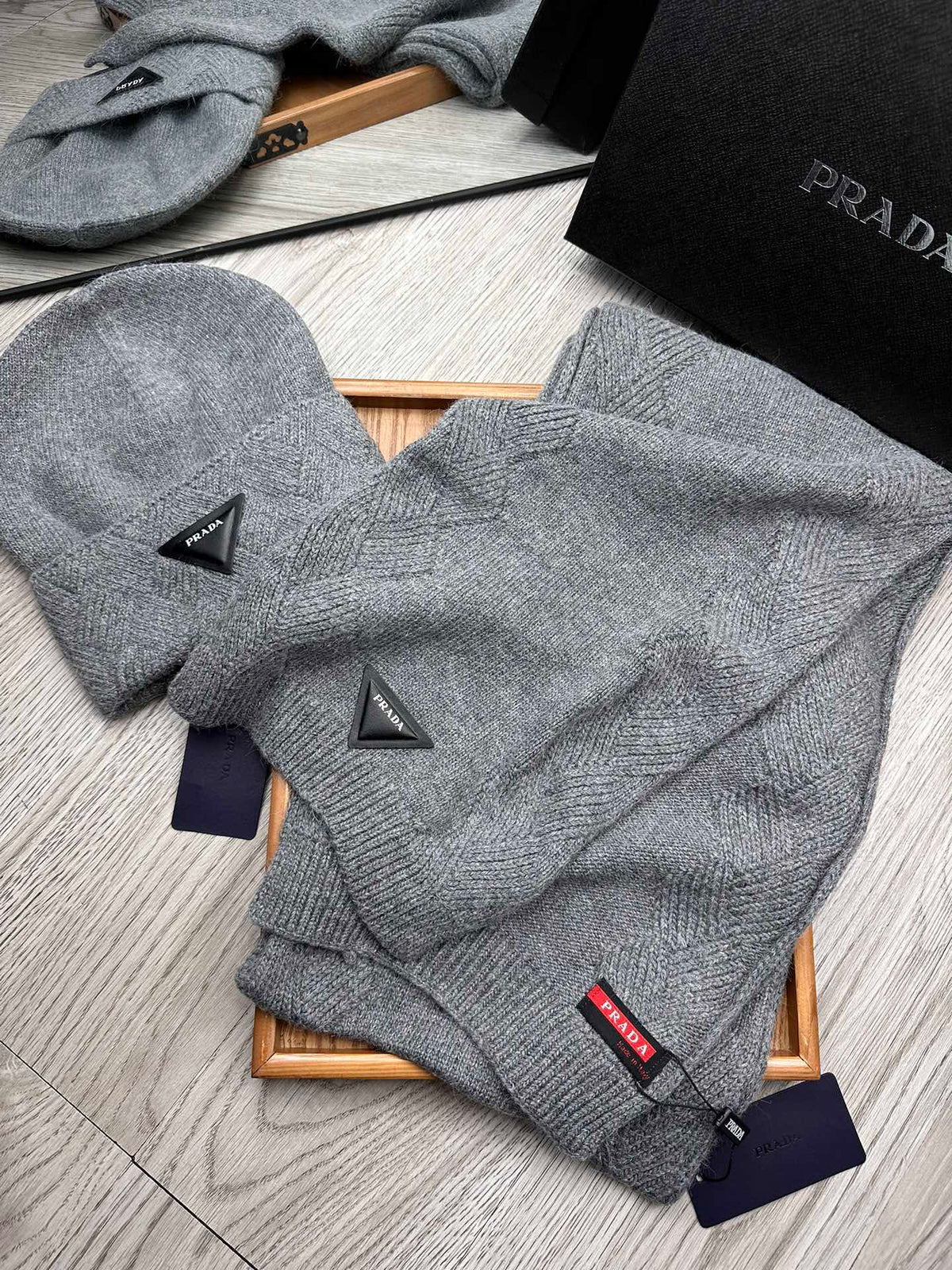 PRADA SET SCARF AND HAT IN RHINO GRAY WOOL AND RABBIT FUR 397407